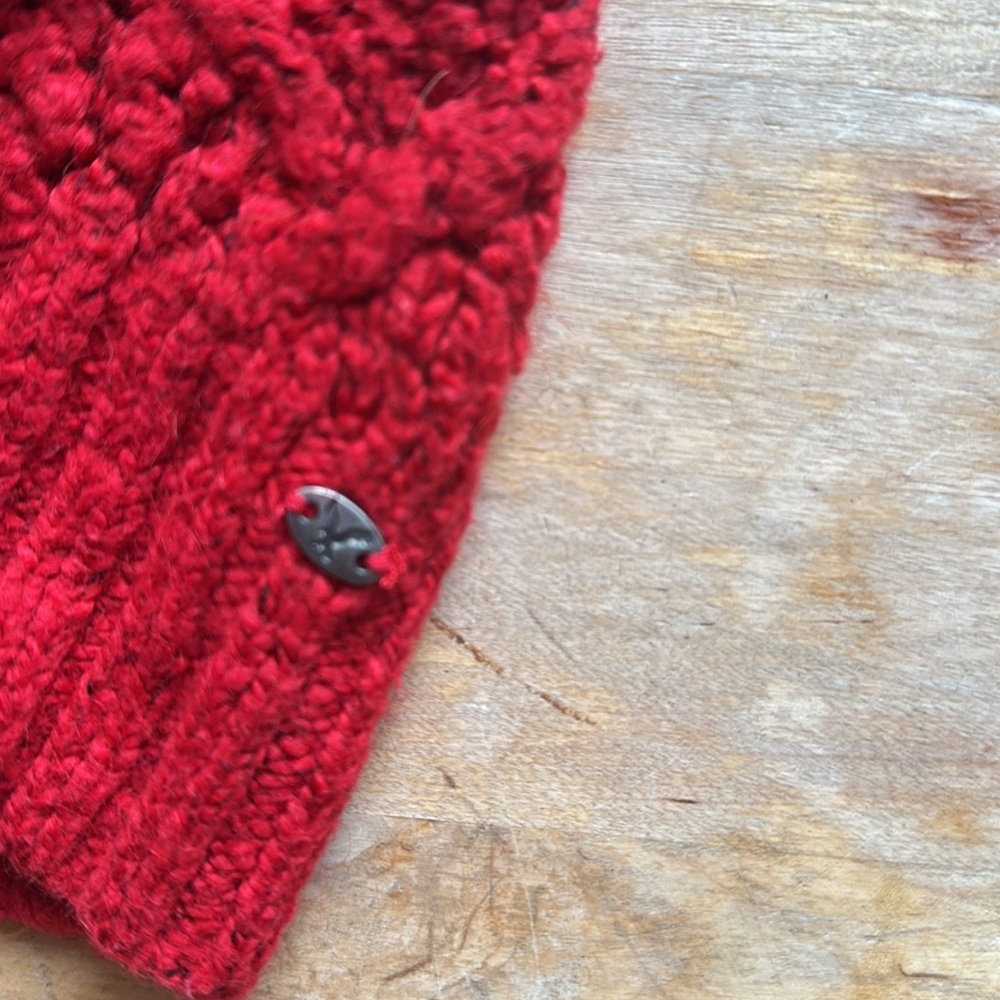 Red sweater - Picture 3 of 6